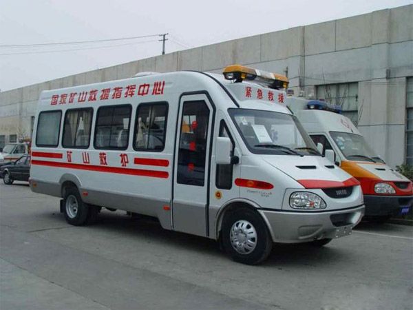 救護(hù)車(chē)生產(chǎn)廠家的發(fā)展趨勢(shì)如何？一篇文章告訴你。01