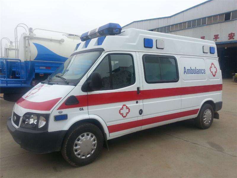救護(hù)車和醫(yī)療車有什么區(qū)別？救護(hù)車廠家專業(yè)為你解答。01