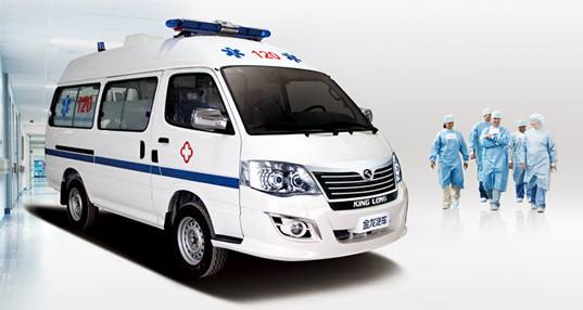 命懸一線牽動人心，救護(hù)車臨危不亂治病救人_